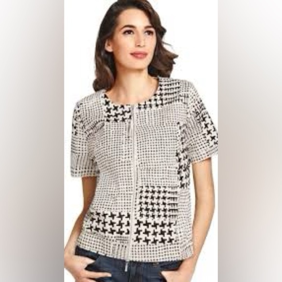 CAbi Jackets & Blazers - CAbi- Coupe Bomber Jacket  Off-White and Black Jacket-Medium